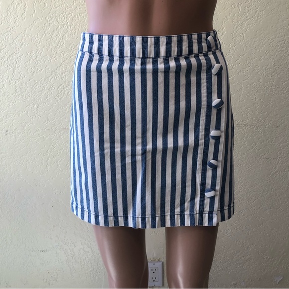 Forever 21 Women’s Size M Blue/White Stripes Mini Short Skirt Side Zip Casual - Picture 1 of 16